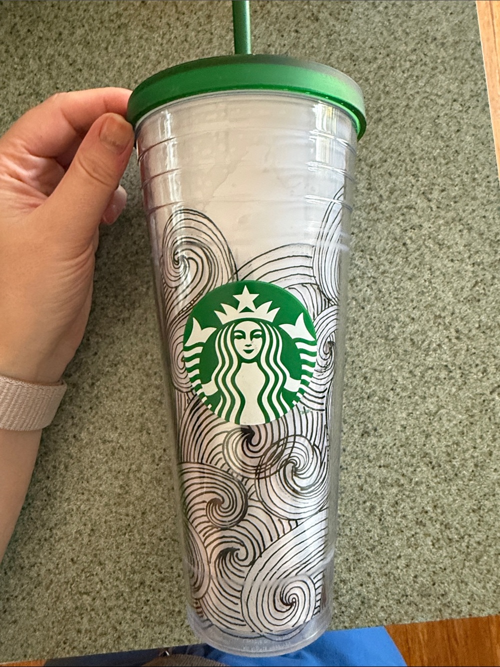 Starbucks 24 oz plastic Clear Tumbler with Green Logo, Lid and Straw